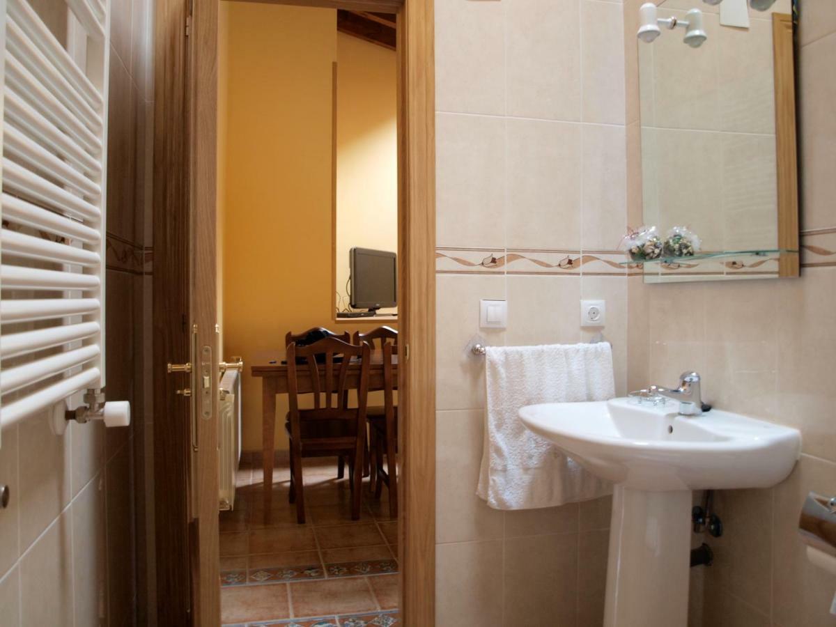 Vivienda Vacacional La Poza La Brana リャネス エクステリア 写真